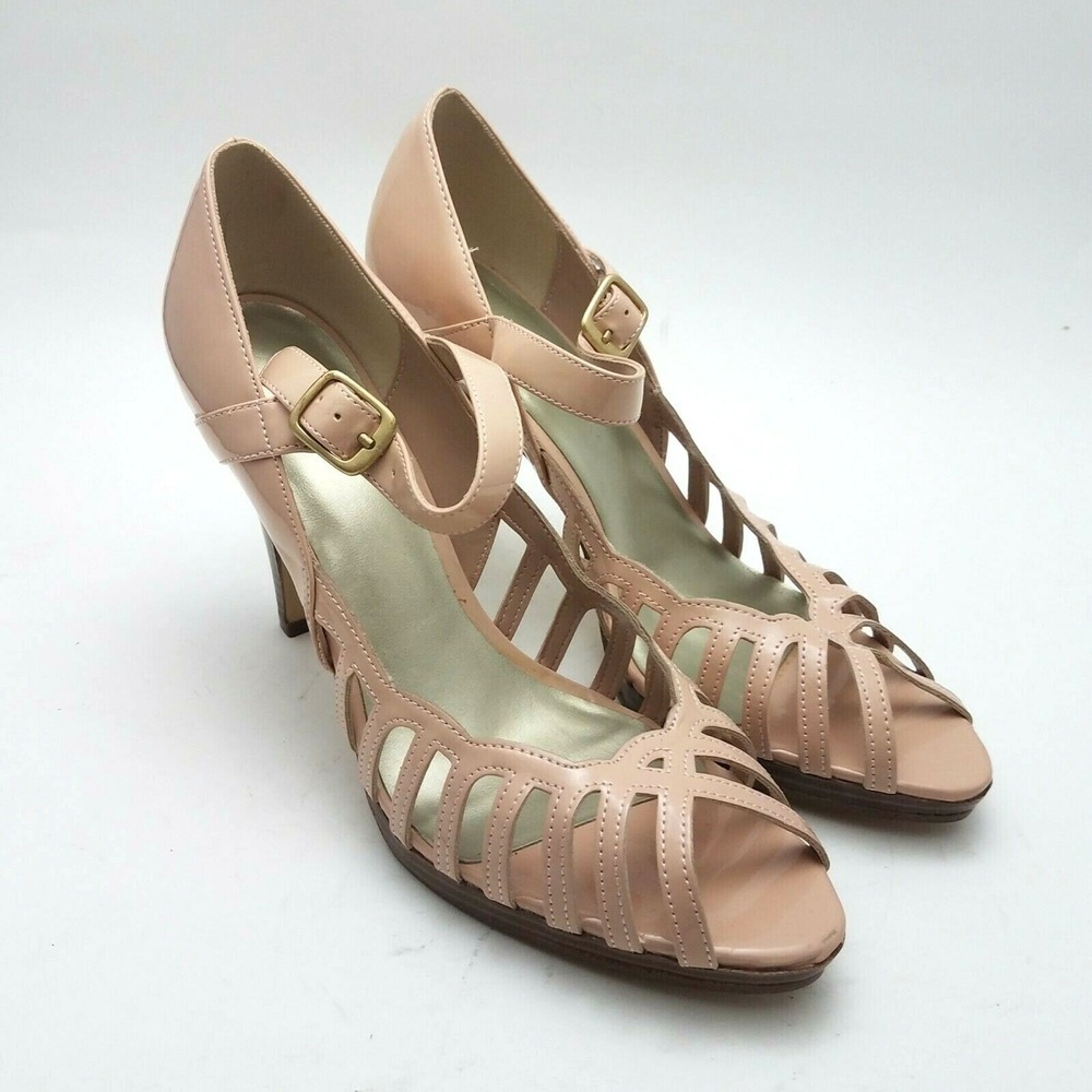 Fioni Womens Pumps Sz 9.5 M Nude patent leather open toe Strap